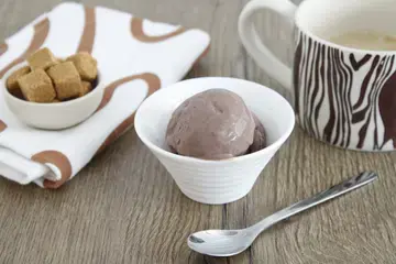 Glace au chocolat au lait concentré