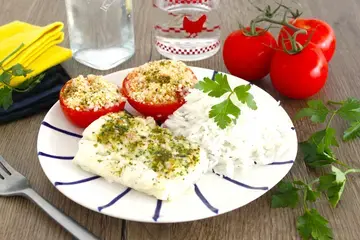 Dos de cbillaud et tomates à la provencale