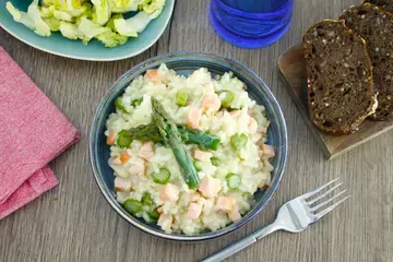 Risotto au saumon et asperges