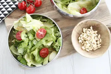 Salade verte vinaigrette à l'ail et moutarde
