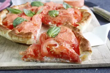 Tarte froide au chèvre frais et tomates