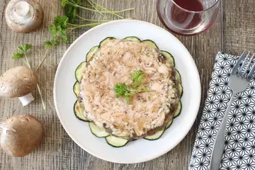 Saumon en gelée et champignons persillés