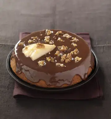 Gâteau aux noix, ganache au chocolat praliné et poires