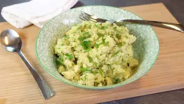 Salade de pommes de terre aux oignons