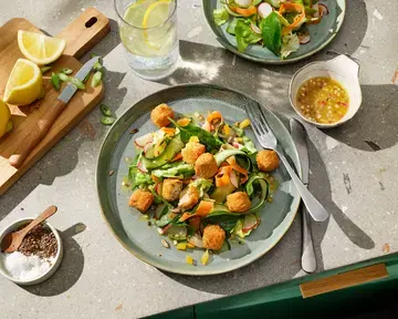 Salade printanière au tofu croustillant