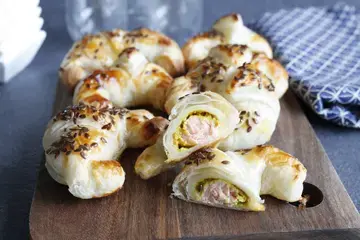 Croissants apéritifs au saumon