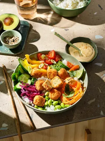 bol de poké au tofu croustillant