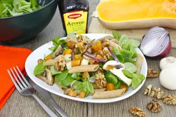 Salade de pâte, butternut, mache et noix