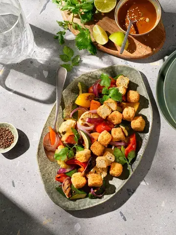 Tofu croustillant aux légumes rôtis