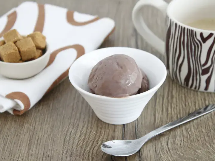 Glace au chocolat au lait concentré