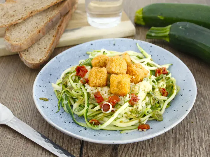 Tagliatelles de courgette au borousti uctofu