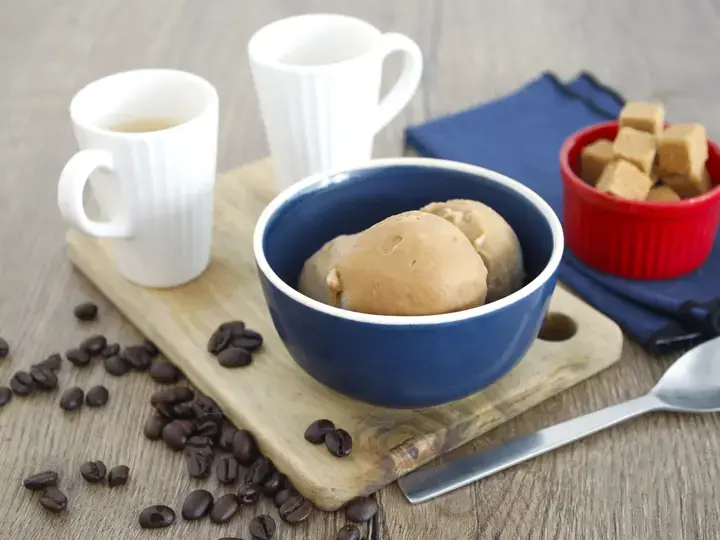 Glace au café au lait concentré