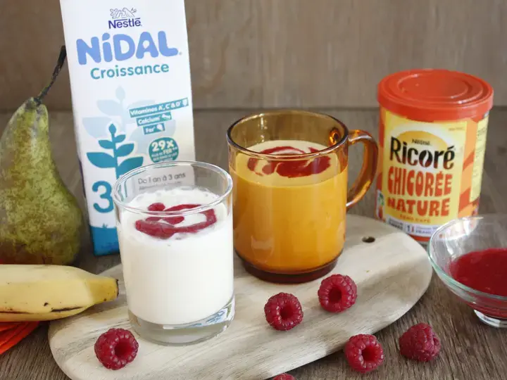Recette maman enfant boisson poire banane et coulis de framboises