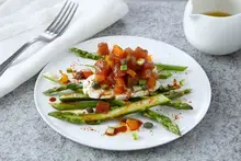 Tartare de thon, câpres, piment d'espelette