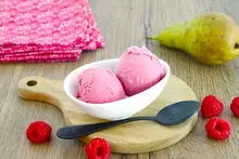Glace poire framboises au lait concentré