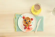 Pancakes aux fruits frais