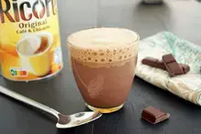 Chocolat chaud à la vanille avec mousse RICORÉ® Original, Café & Chicorée