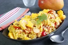 Salade crevettes, mangue, quinoa et radis