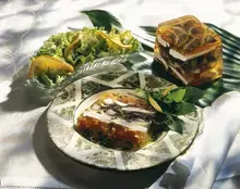 Terrine de poulet en gelée à l'estragon