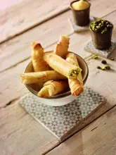 Cigares croustillants aux pistaches et au miel