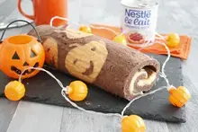 Gâteau d'Halloween : roulé au chocolat et à l'orange