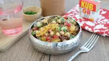 Salade quinoa pois chiche grenade orange