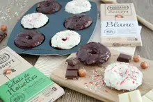 Donuts au chocolat glacés