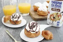 Choux chantilly sauce chocolat