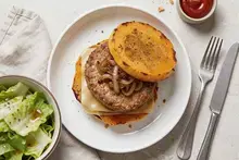 Burger végan butternut, oignons et le Classique au air fryer