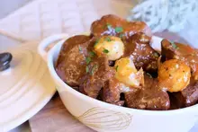 Stifado, bourguignon à la grecque