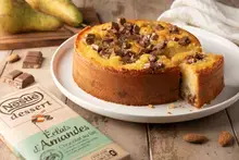 Moelleux à la poire et pépites de chocolat Lait Eclats d’Amandes