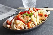 Salade de chou chinois, crevettes, poivrons
