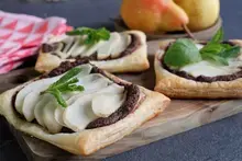 Tarte fine amandine poire et chocolat Bio