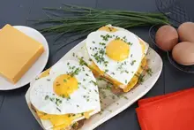 Croque madame champignons cheddar spécial Saint Valentin