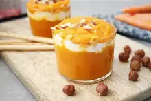 Verrine de carottes au chèvre frais noisettes et gressins
