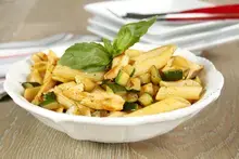 Penne au poulet et courgettes à l'Italienne