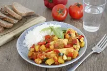 Aiguillettes de poulet aux légumes meditérrannéens et riz
