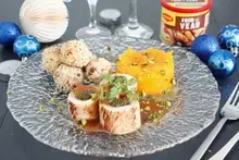 Roulés de dinde de Noël farcis pistaches figues au butternut et pommes dauphines aux noisettes