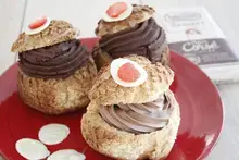 Choux à la ganache chocolat noir corsé et praliné