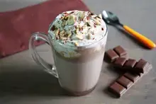 Chocolat viennois stracciatella et noisettes torréfiées