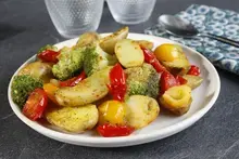 Poelée de rattes, brocoli et tomates