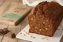 Cake au chocolat au lait et éclats d'amandes