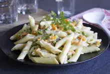 One pot pasta carottes, petits pois, poireau