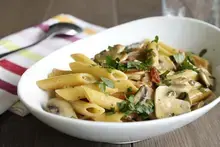 Penne à la carbonara et champignons