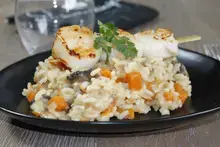 Risotto de potiron et champignons, brochettes de Saint Jacques