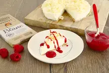 Cheesecake léger skyr chocolat blanc et coulis de fruits