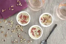 Petites crèmes au figues et pignons de pin