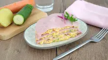 Mille-feuilles de jambon légumes et chèvre frais