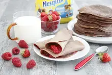 Mini crêpes NESQUIK aux fruits rouges