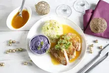 Noix de veau, sauce à l'orange et pommes de terre vitelottes